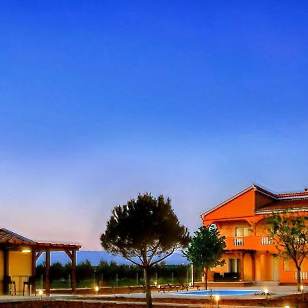 Charming In With Swimming Pool *
