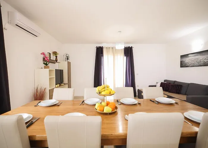 Semesterbostad In With Private Pool