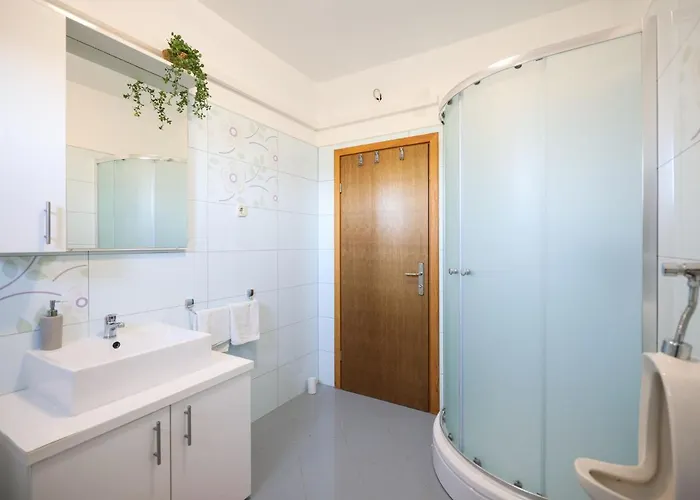 In With Private Pool Semesterbostad Prkos