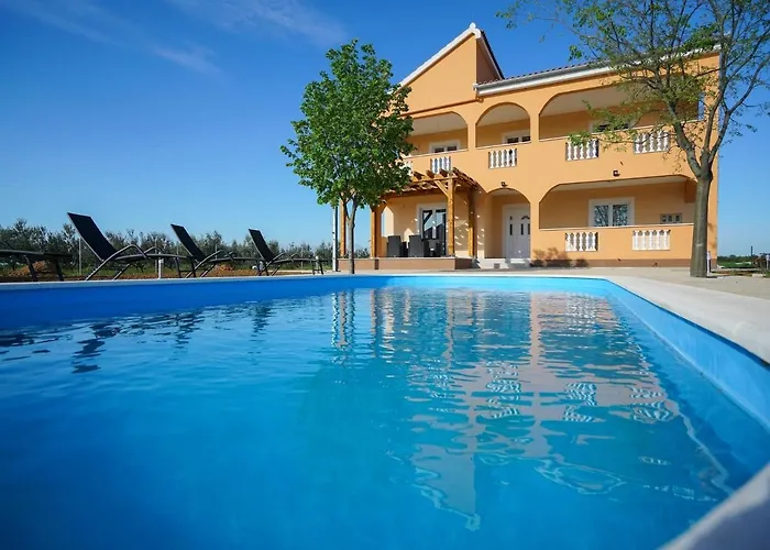 In With Private Pool Ferienhaus *