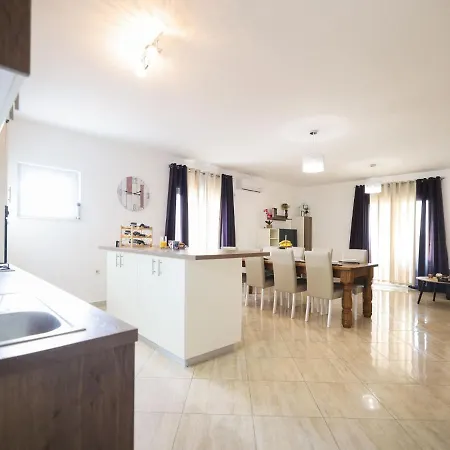 In With Private Pool Prkos