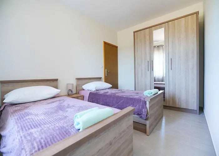 Nyaraló In With Private Pool