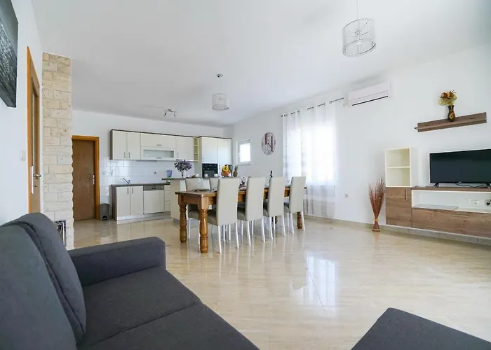 In With Private Pool Nyaraló