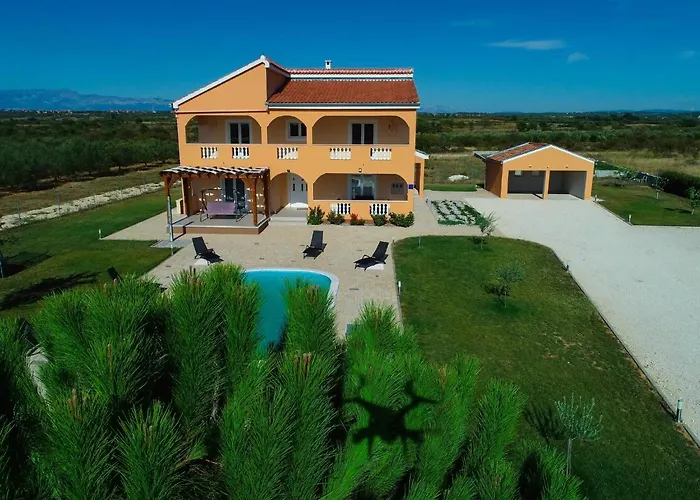 Nyaraló In With Private Pool Prkos