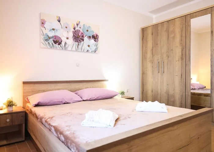 In With Private Pool Nyaraló *